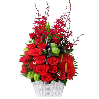 A bouquet of flowers in a vase

Description automatically generated